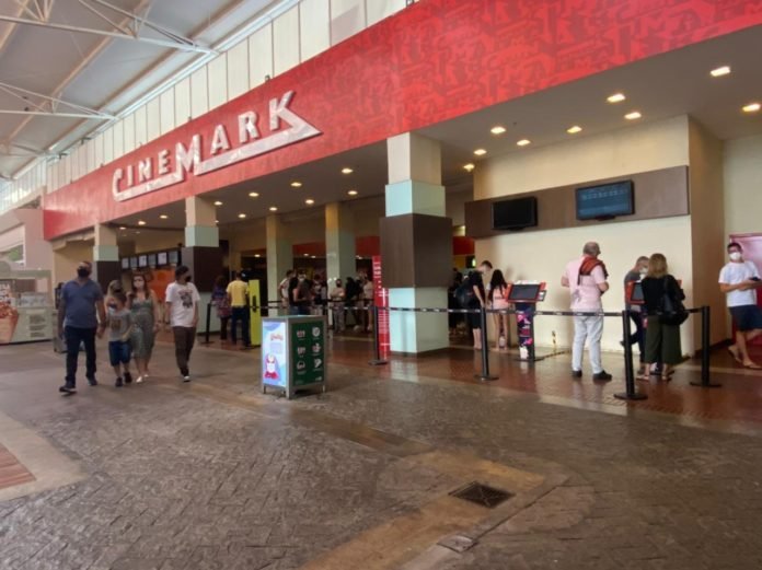 Cinemark Pier 21